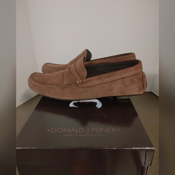 Donald Pliner "Vinco-DT" Distressed Loafers - Picture 3 of 7